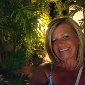 Meet your Posher, Renee